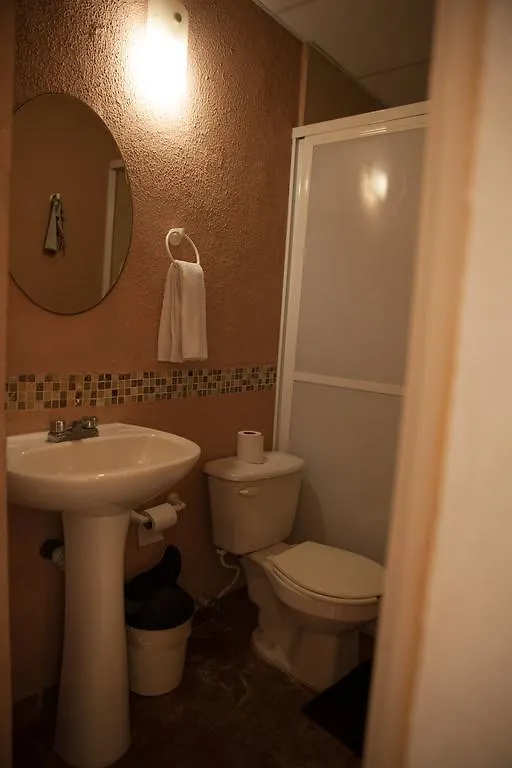 بيت ضيافة فندق Casa Alphela بلايا ديل كارمن