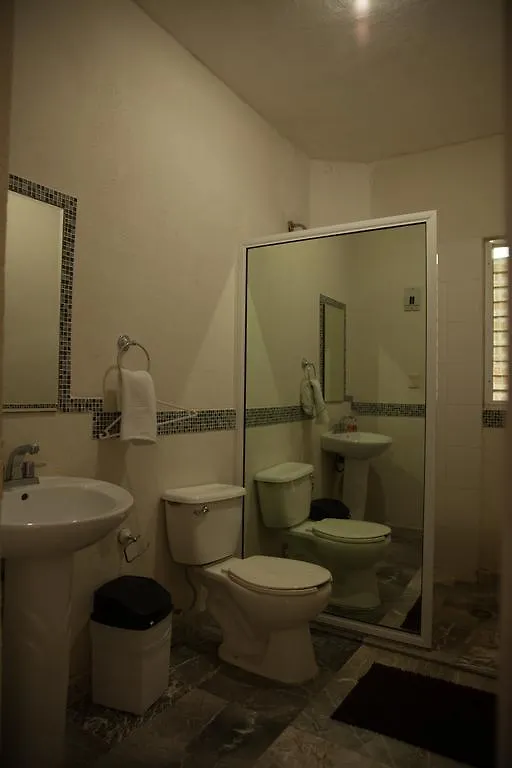 فندق Casa Alphela بلايا ديل كارمن بيت ضيافة