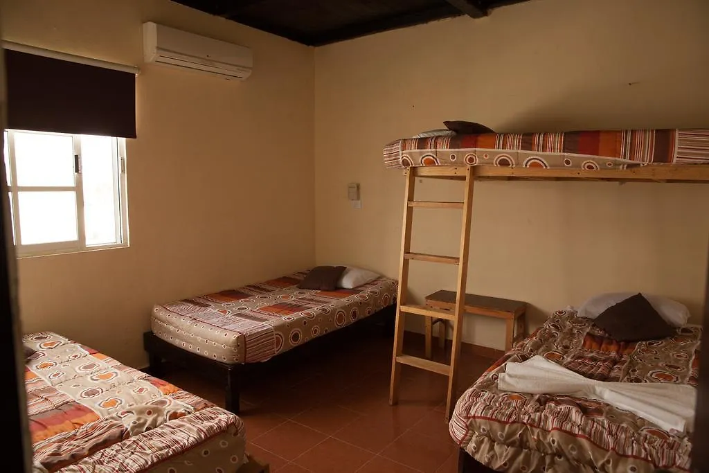 بيت ضيافة فندق Casa Alphela بلايا ديل كارمن